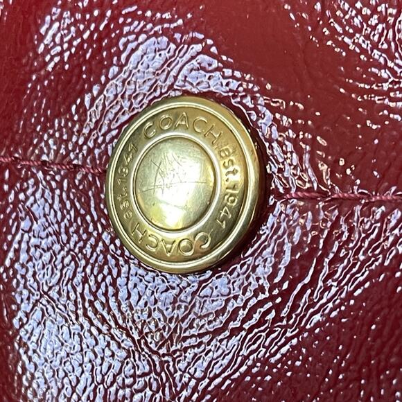 COACH Ergo F12886 Cherry Red Patent Leather Hobo Shoulder Handbag Y2K - Picture 9 of 10
